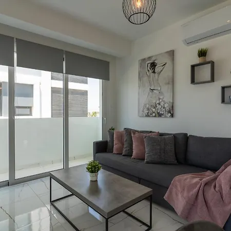 Roz Orchidea 1-br In * Larnaca